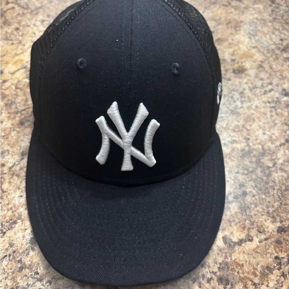 New Era Yankees Trucker Snapback Hat